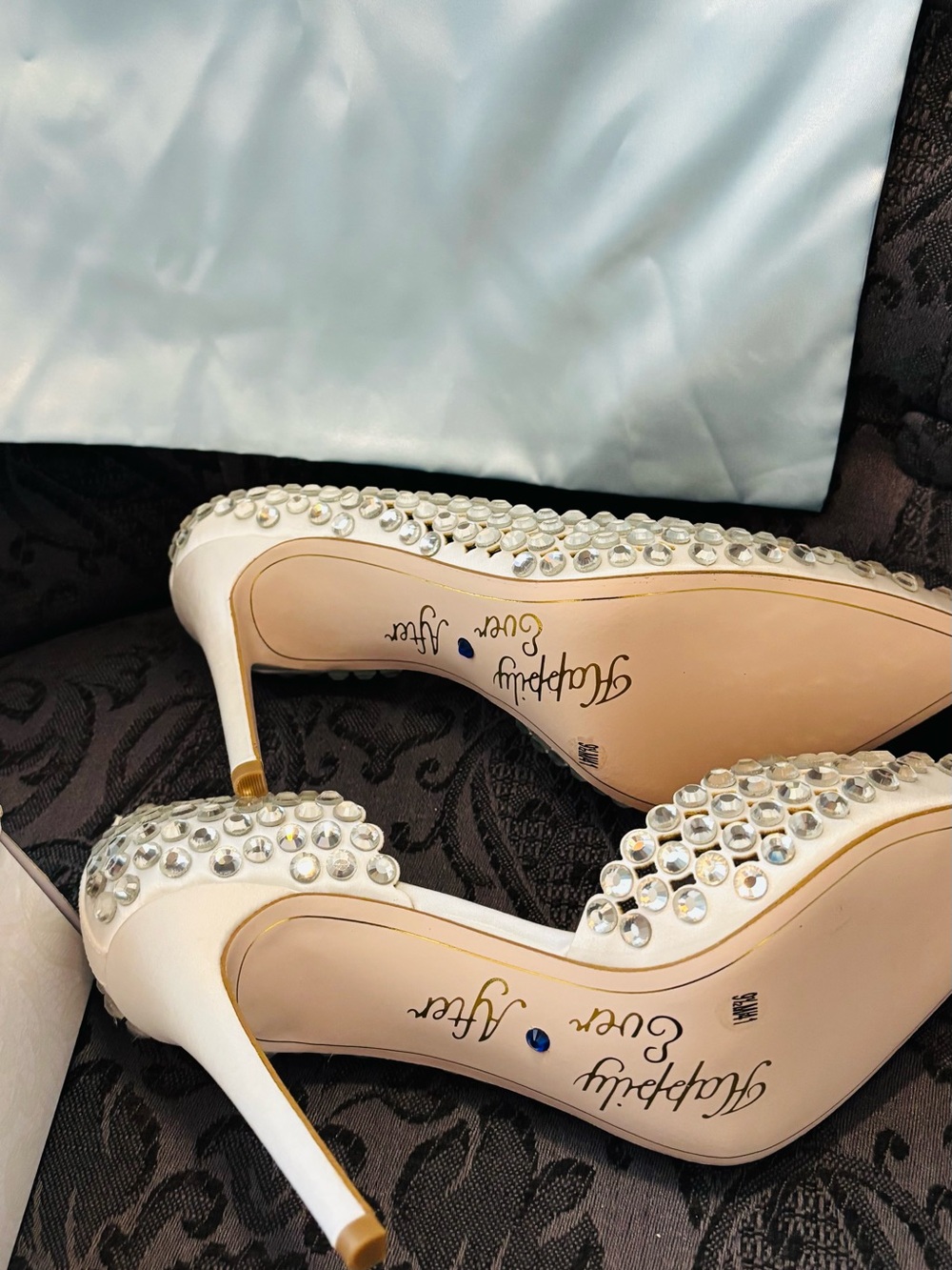 Jessica Simpson Preppi-B Crystal Bridal Pumps | White Satin | NWT | 9.5M - Picture 3 of 5